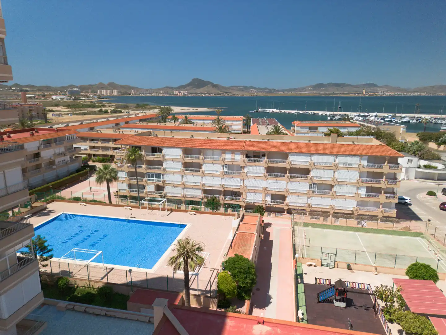 Piso en venta en Plaza Puerto Bello, Entremares