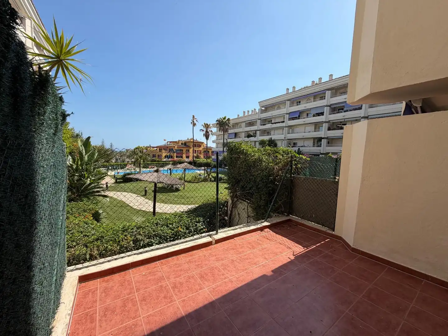 Vista exterior de Apartamento de alquiler en Marbella con Aire acondicionado, Calefacción y Jardín privado