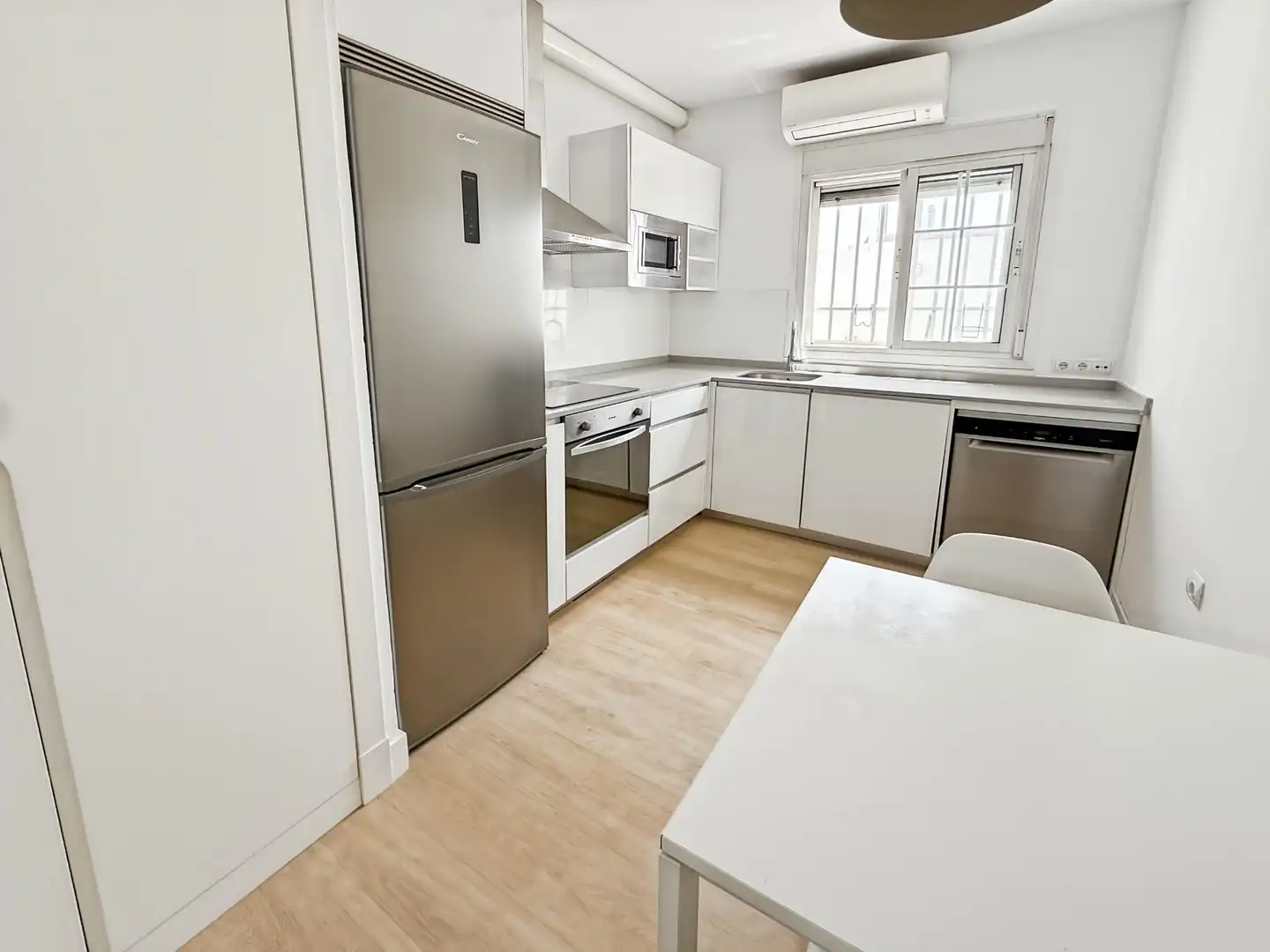 Cocina de Ático de alquiler en Madrid con Aire acondicionado, Calefacción y Terraza