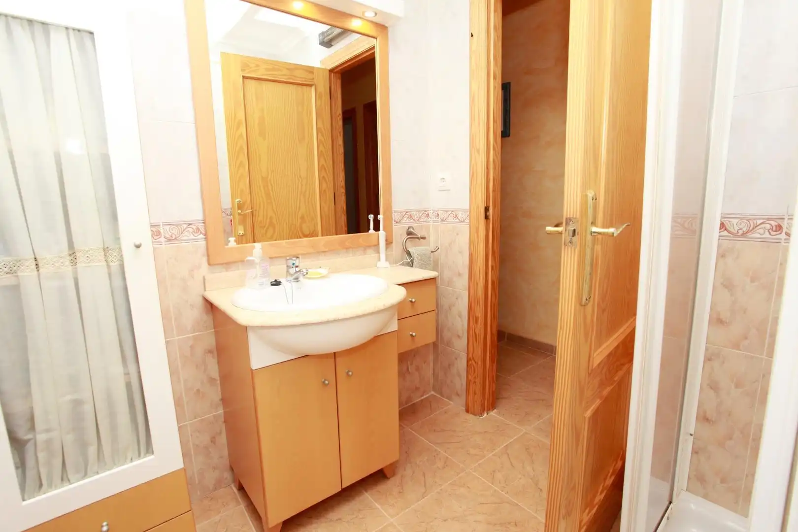 Baño de Piso en venta en La Unión con Amueblado
