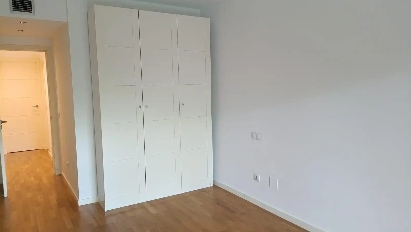 Bedroom of Flat for rent in Las Rozas de Madrid  with Air Conditioner, Heating and Private garden