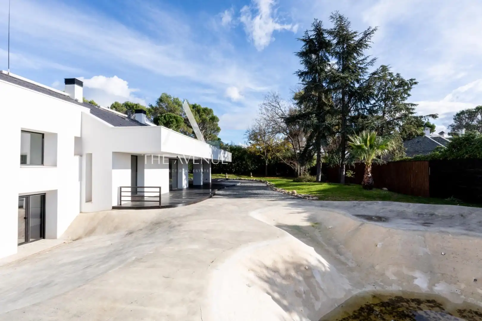Vista exterior de Casa o chalet en venta en Boadilla del Monte con Calefacción, Jardín privado y Terraza