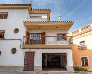 Vista exterior de Casa adosada de lloguer en Calafell amb Aire condicionat, Terrassa i Balcó