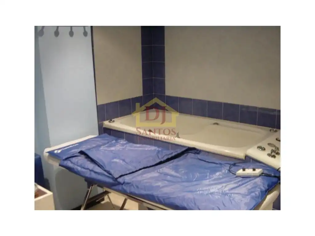 Bany de Oficina de lloguer en Salamanca amb Calefacció