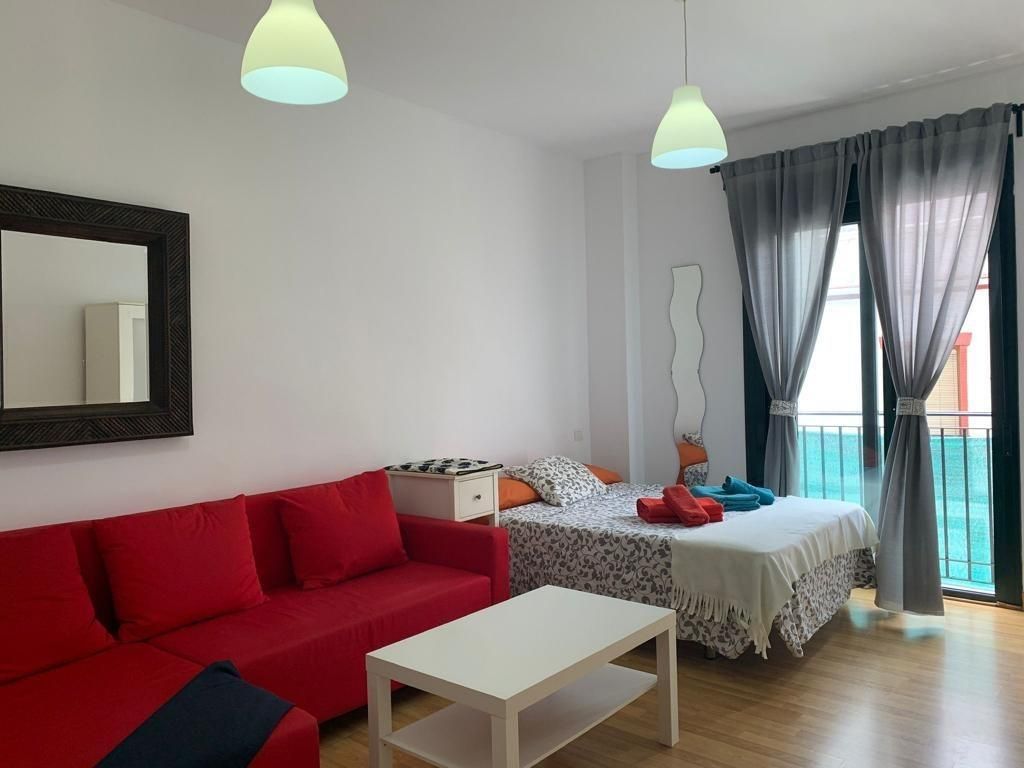 Study to rent in El Molinillo - Capuchinos
