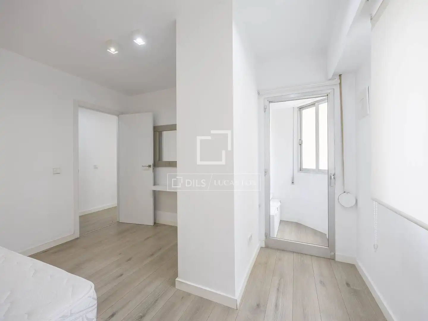 Schlafzimmer von Wohnung zur Miete in Valencia mit Klimaanlage, Heizung und Parkett