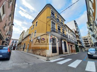 Locale commerciale in vendita a Casc Urbà