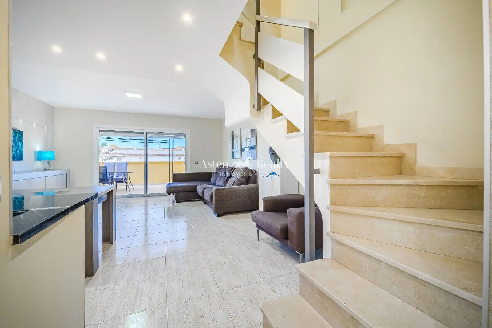 Maisonette mit Pool zum Verkauf in Helsinki
