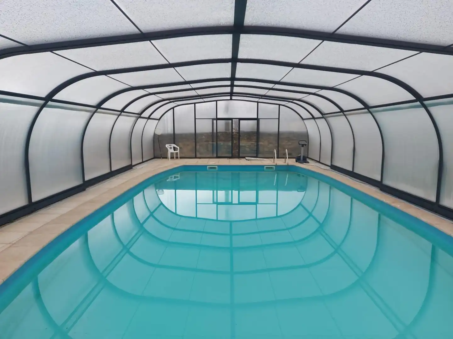 Piscina de Casa o xalet en venda en Torrecaballeros amb Calefacció, Jardí privat i Traster