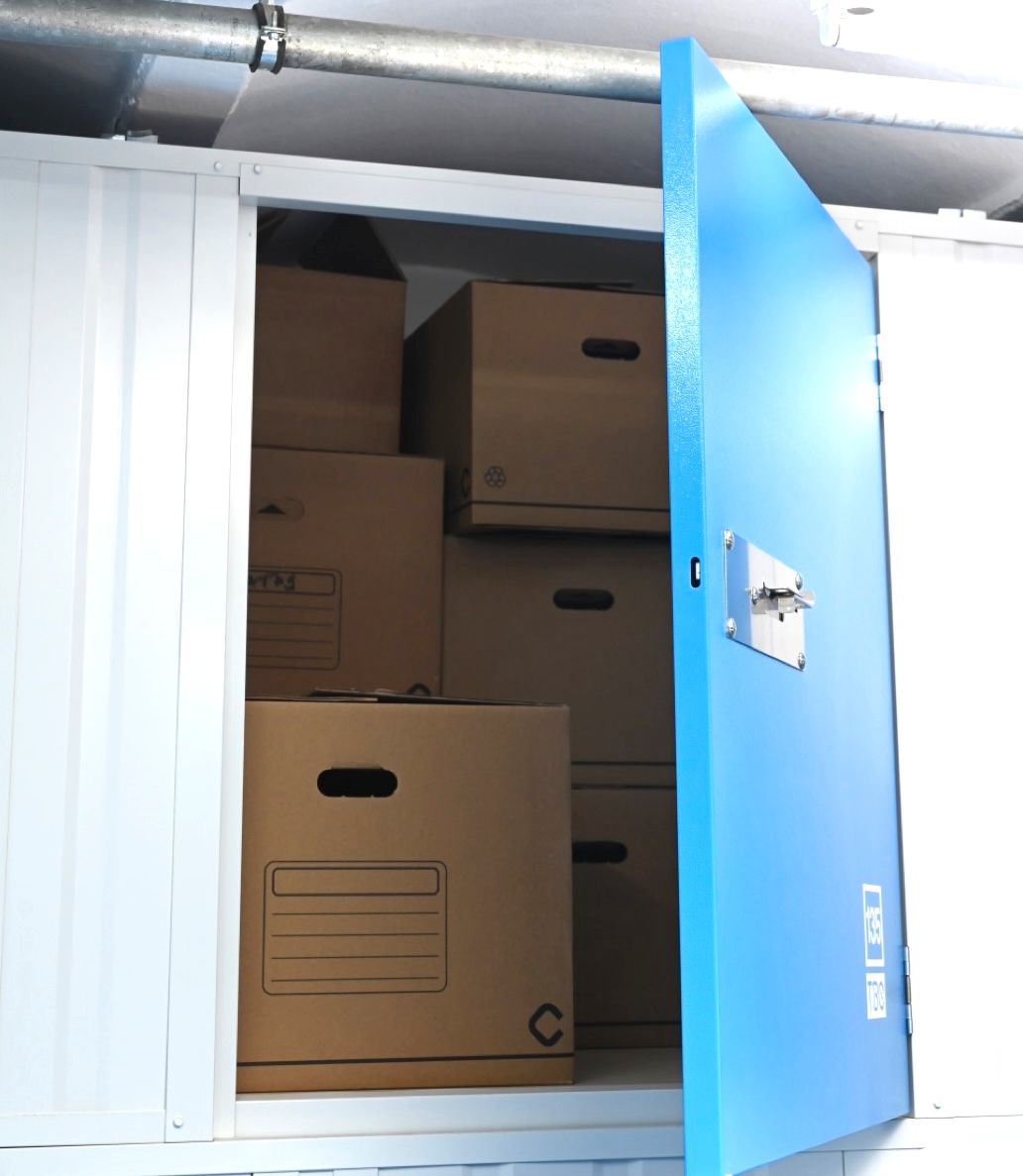 Box room to rent in  Barcelona Capital