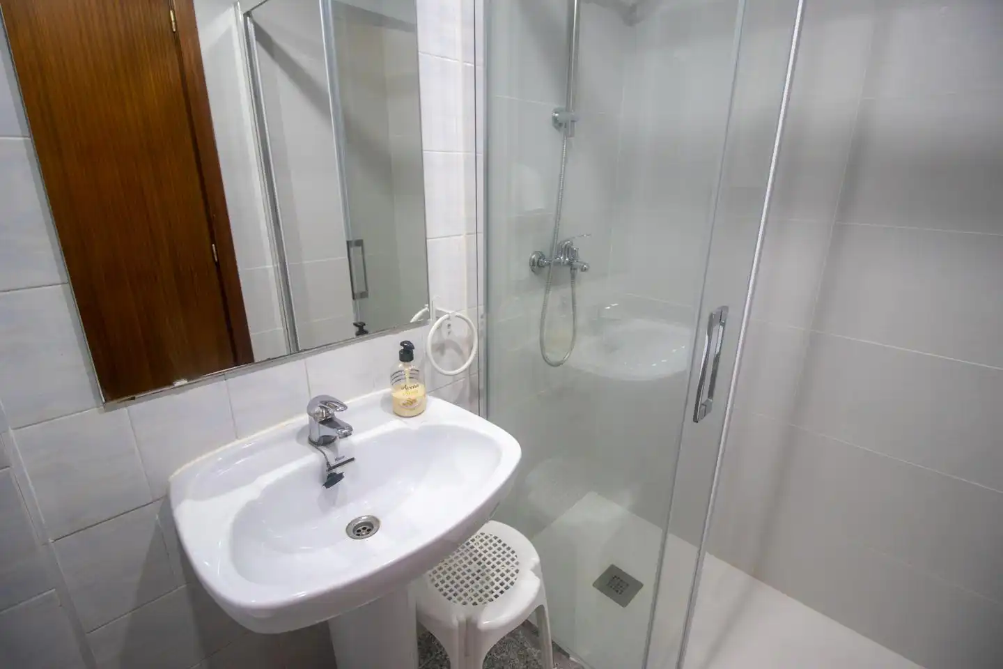 Bathroom of Flat for share in Valencia  with Air Conditioner and Furnished
