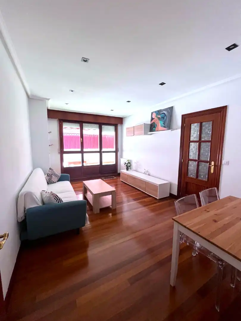 Sala de estar de Planta baja en venta en Castro-Urdiales con Calefacción, Jardín privado y Parquet
