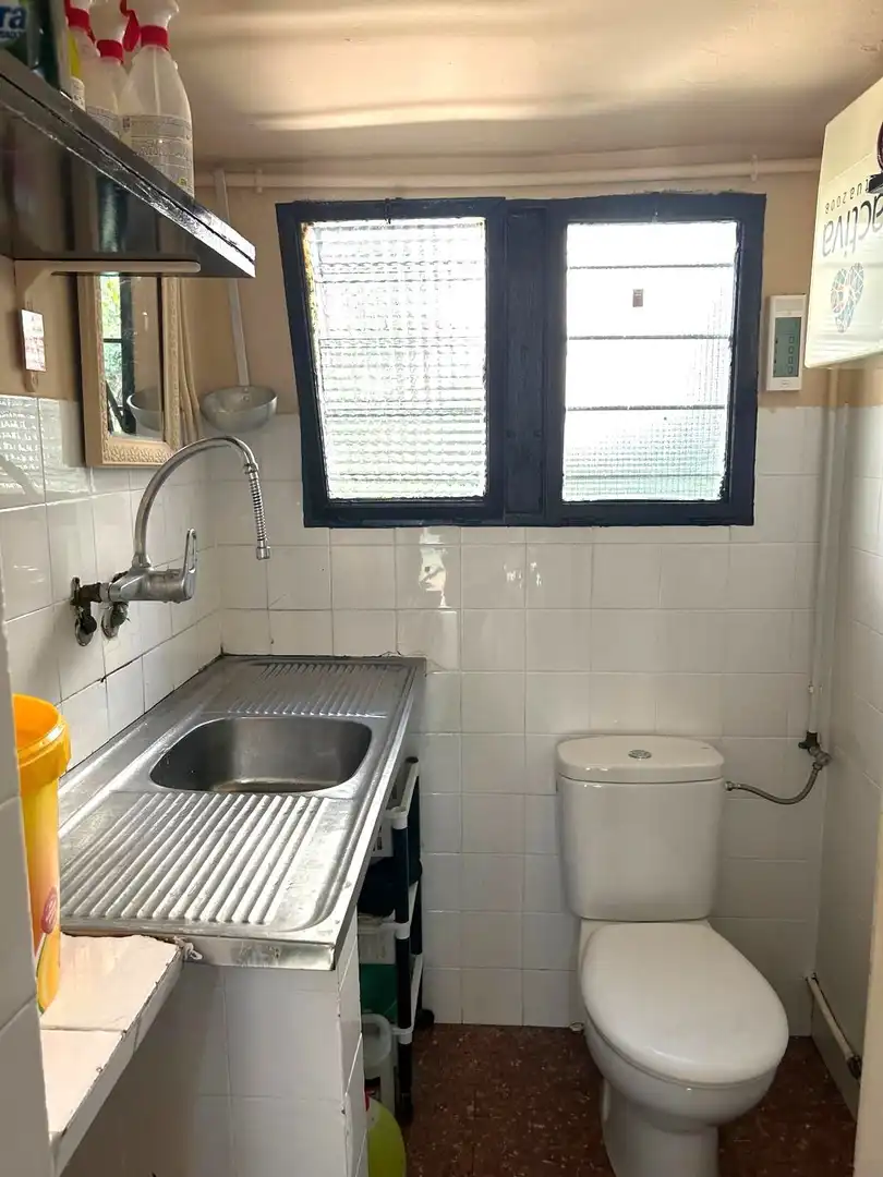 Badezimmer von Geschaftsraum zum Verkauf in Blanes mit Terrasse