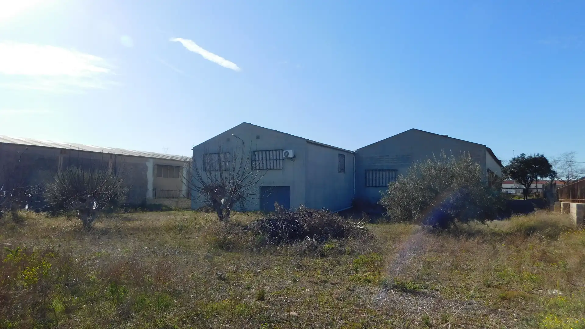 Vista exterior de Local en venda en La Vall d'Uixó amb Aire condicionat
