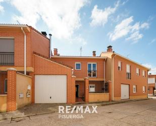 Vista exterior de Casa o xalet en venda en La Pedraja de Portillo  amb Jardí privat, Terrassa i Traster