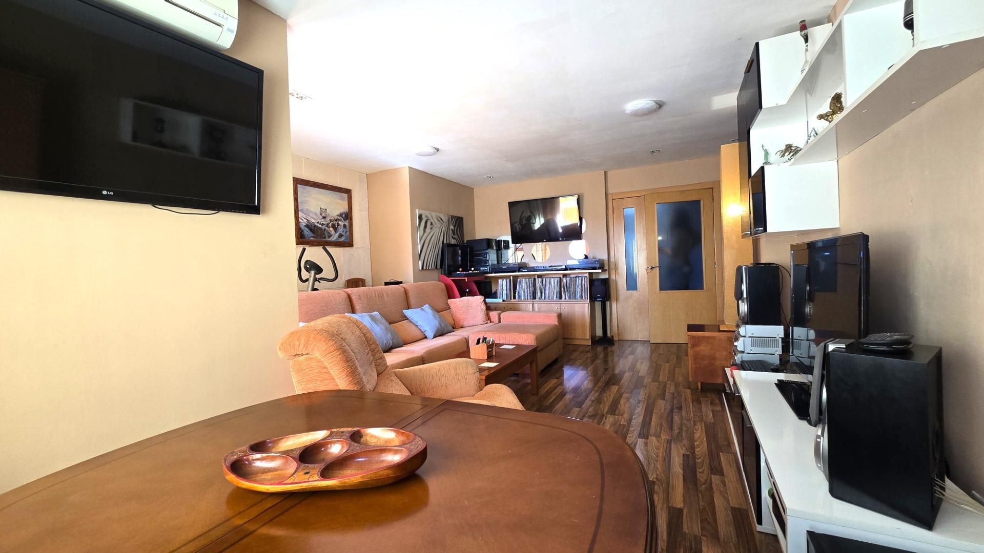 Wohnzimmer von Wohnung zum Verkauf in Benissanó mit Klimaanlage, Heizung und Parkett