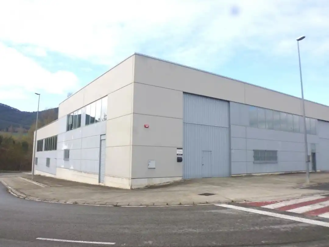Außenansicht von Fabrikhallen zur Miete in Valle de Egüés / Eguesibar