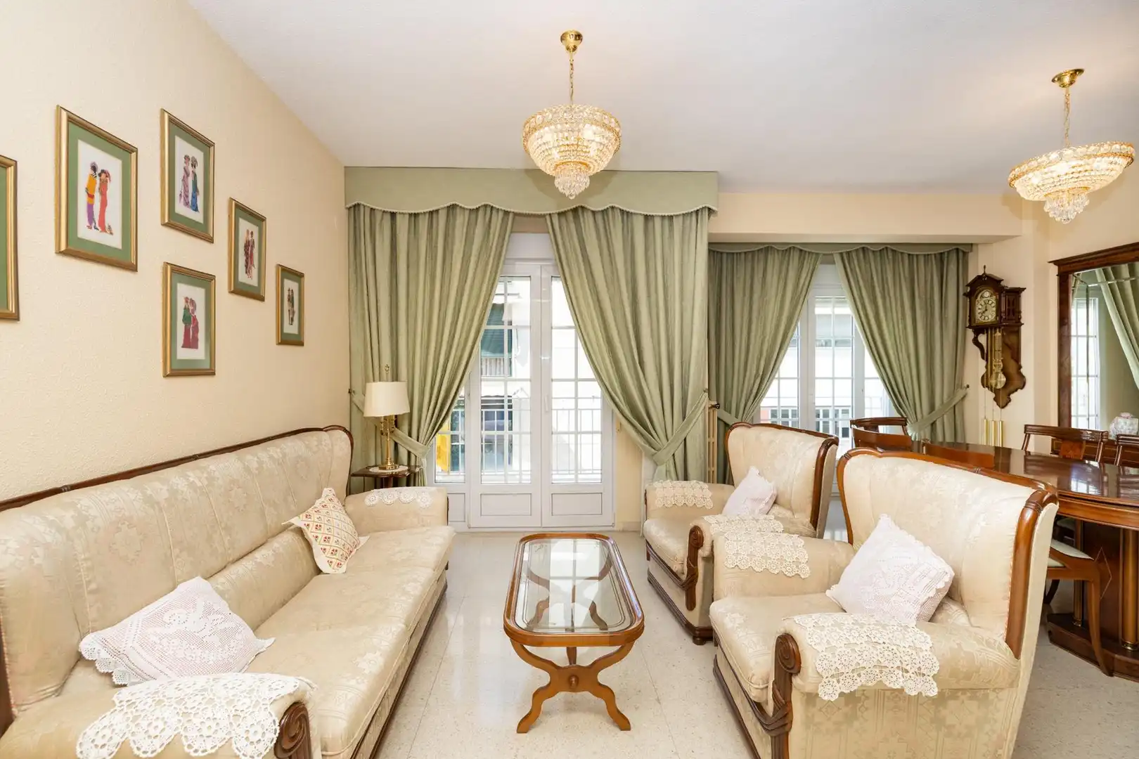 Wohnzimmer von Wohnung zum Verkauf in Granada mit Heizung und Balkon