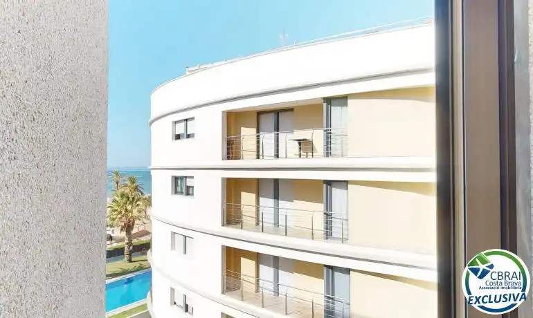 Habitación de Local en venta en Roses con Amueblado