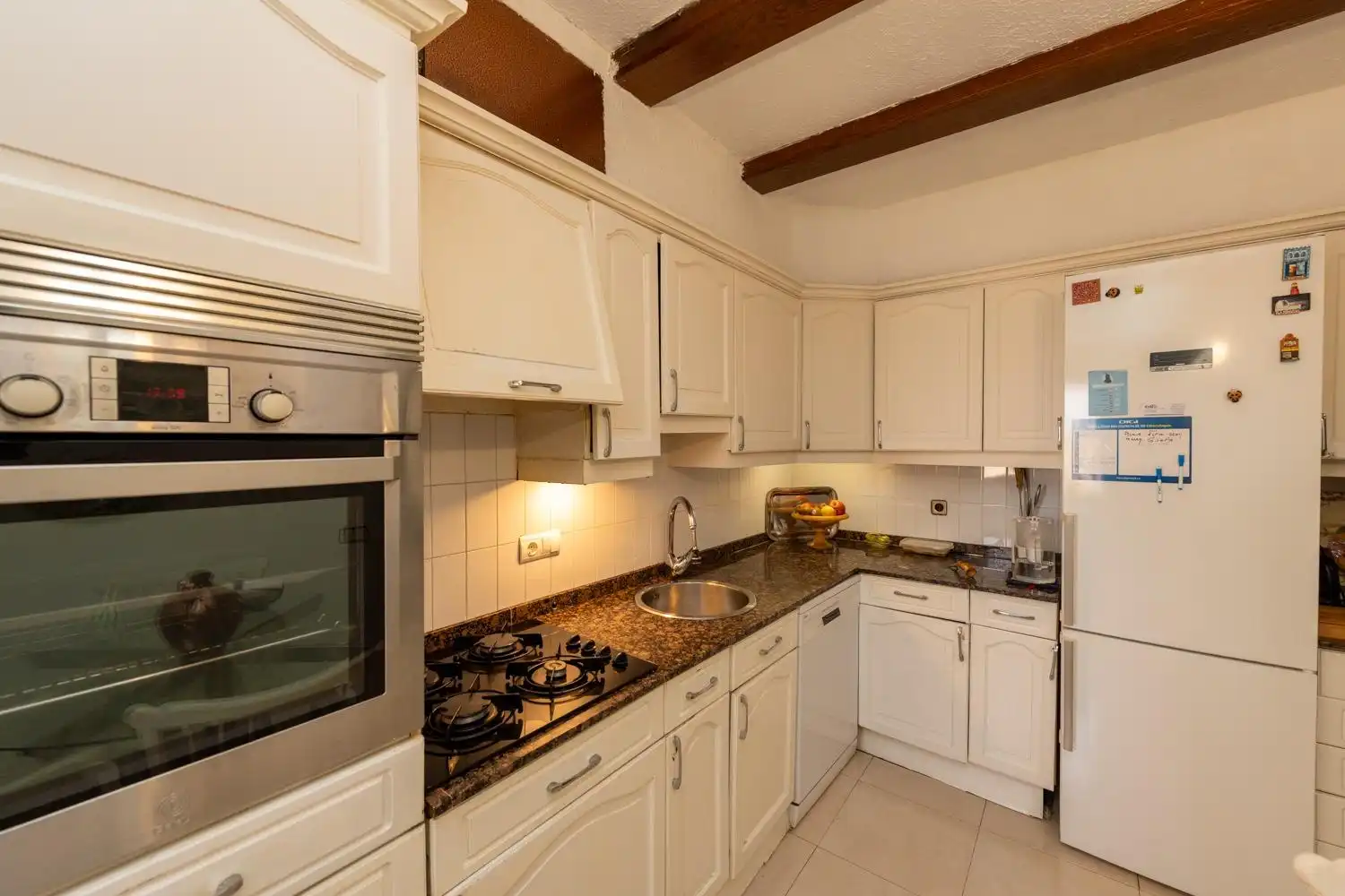 Cocina de Piso en venta en Alicante / Alacant con Jardín privado, Terraza y Piscina comunitaria