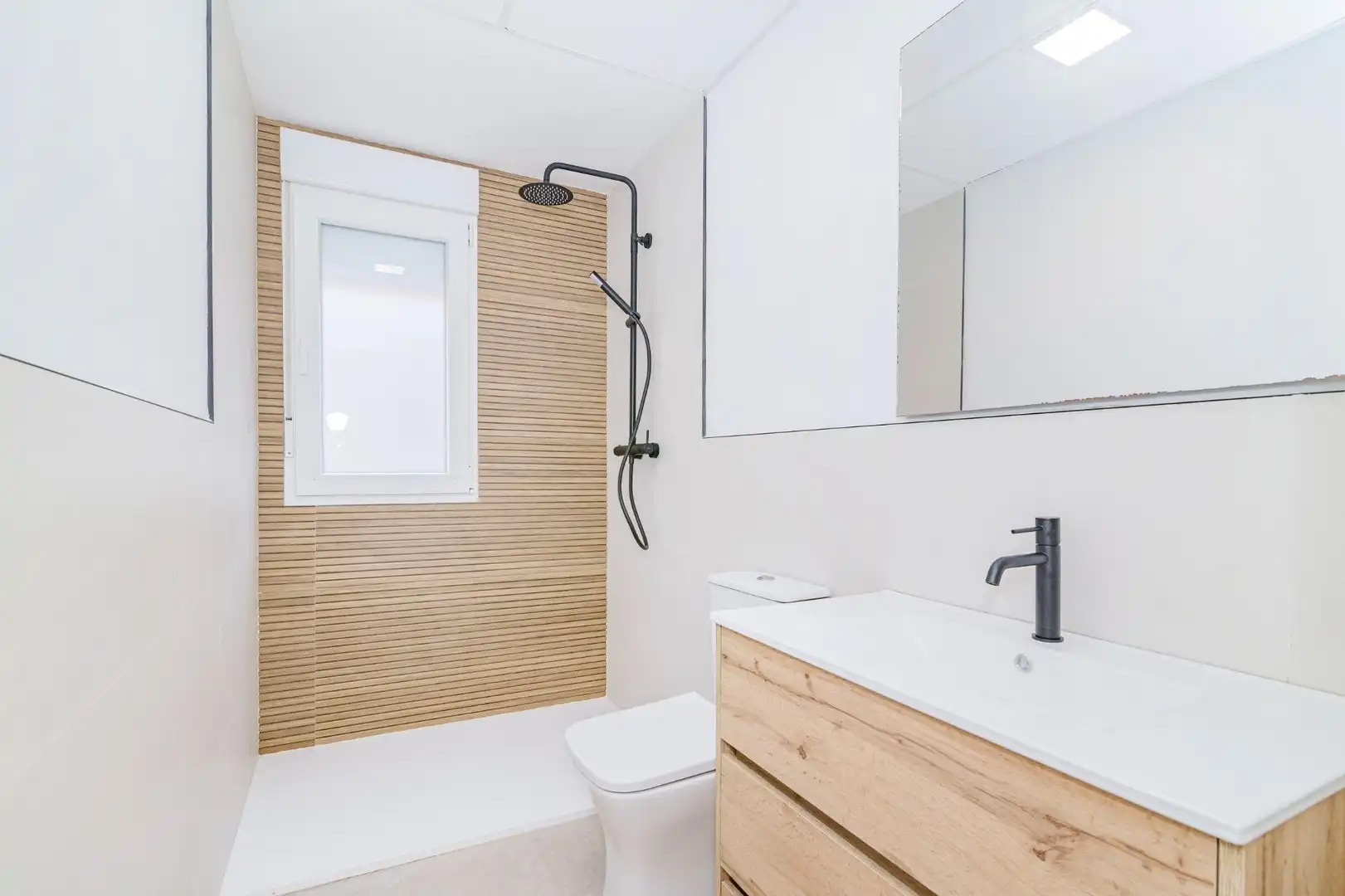 Bathroom of Flat for sale in Atarfe