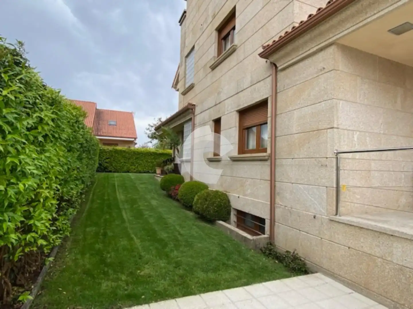 Vista exterior de Casa o xalet en venda en Sanxenxo amb Calefacció, Jardí privat i Terrassa