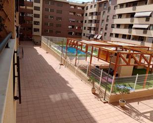 Piscina de Apartament de lloguer en Águilas amb Aire condicionat, Terrassa i Moblat