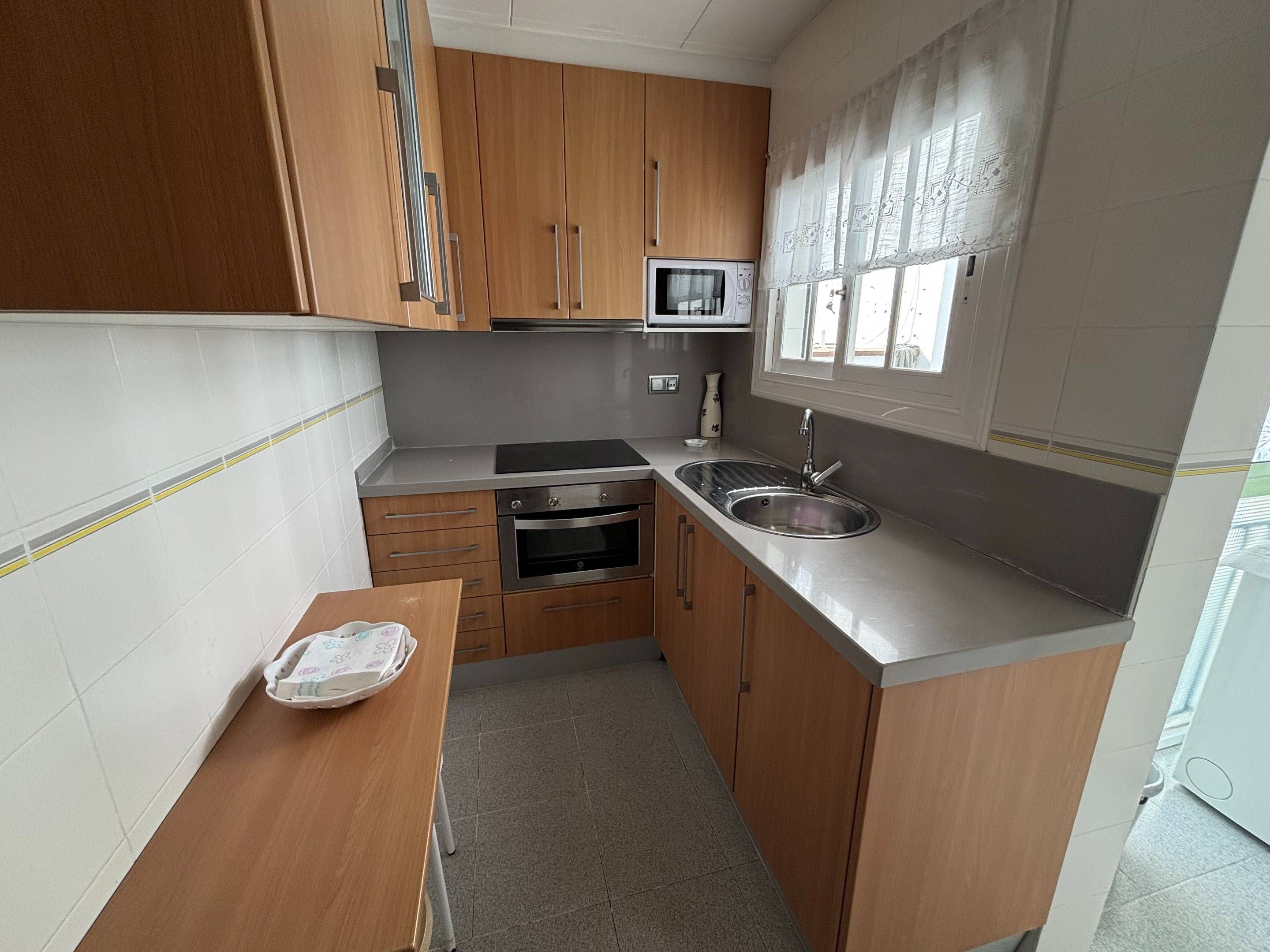 Kitchen of Flat for sale in L'Hospitalet de Llobregat  with Air Conditioner