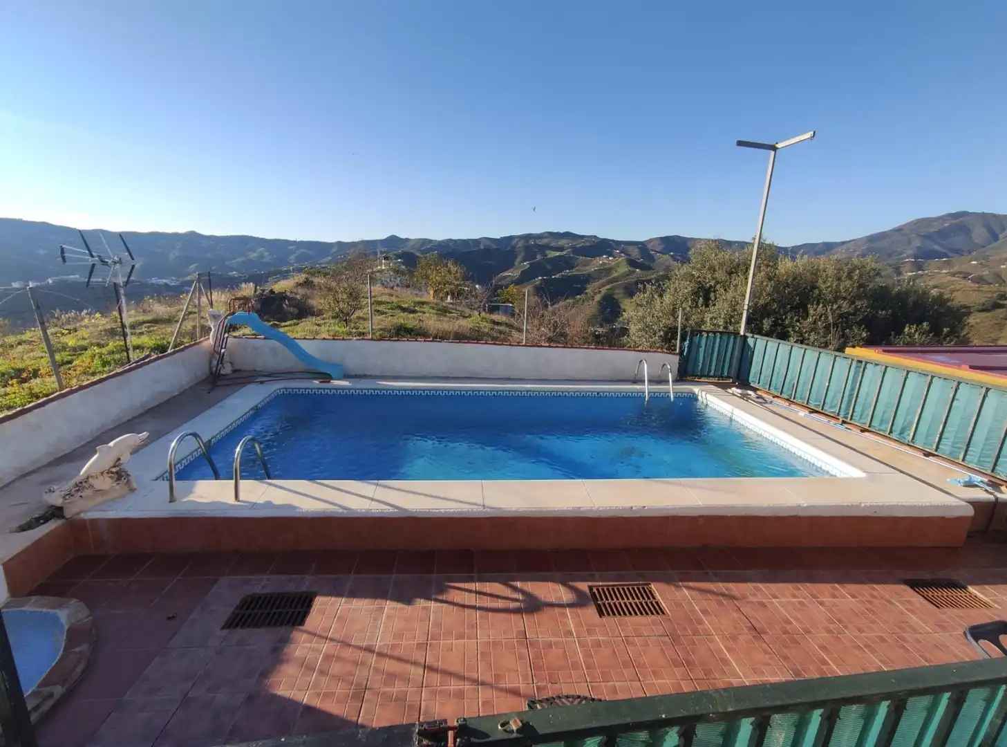 Piscina de Finca rústica en venta en Cútar con Jardín privado, Terraza y Piscina