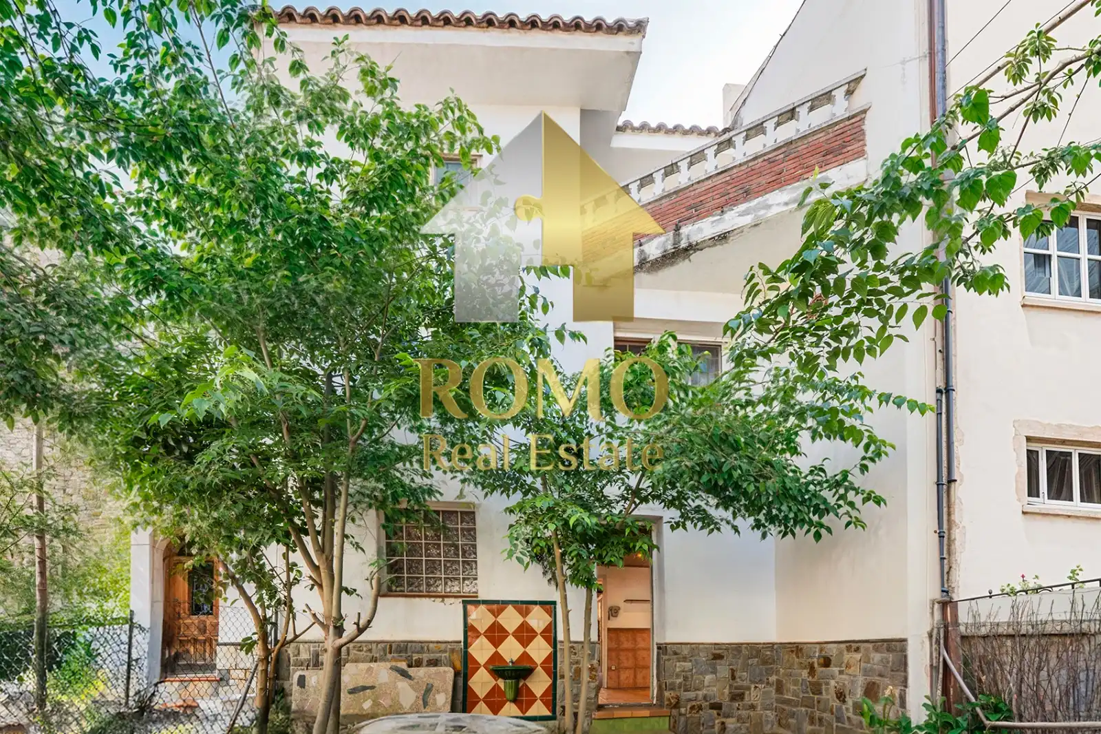 Vista exterior de Casa adosada en venta en Santa Perpètua de Mogoda con Calefacción y Trastero