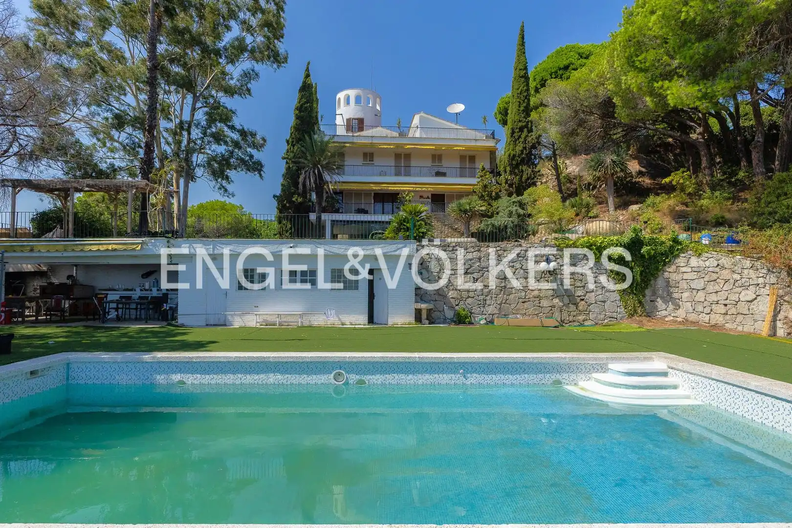 Villa con terrazza in vendita a Montalnou - Milans del Bosc
