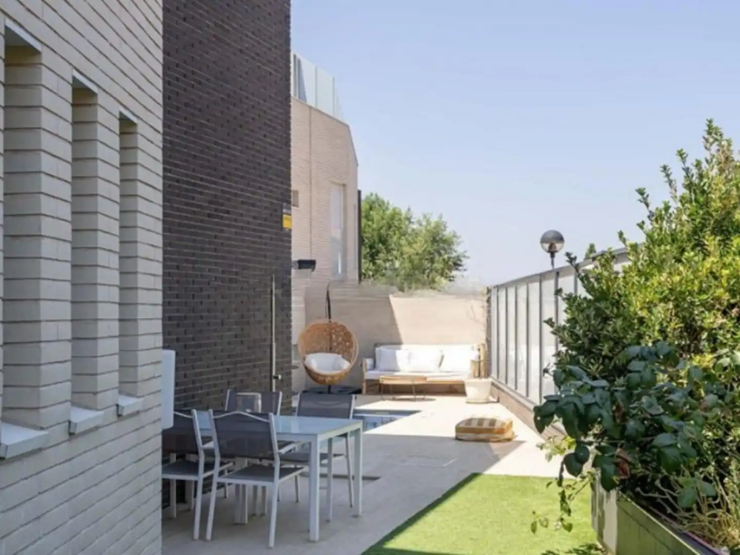 Terrassa de Casa adosada en venda en Móstoles amb Aire condicionat, Calefacció i Jardí privat