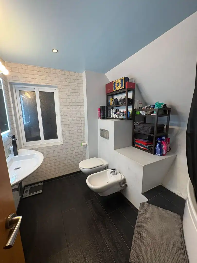 Badezimmer von Wohnung zum Verkauf in Málaga mit Klimaanlage, Privatgarten und Balkon
