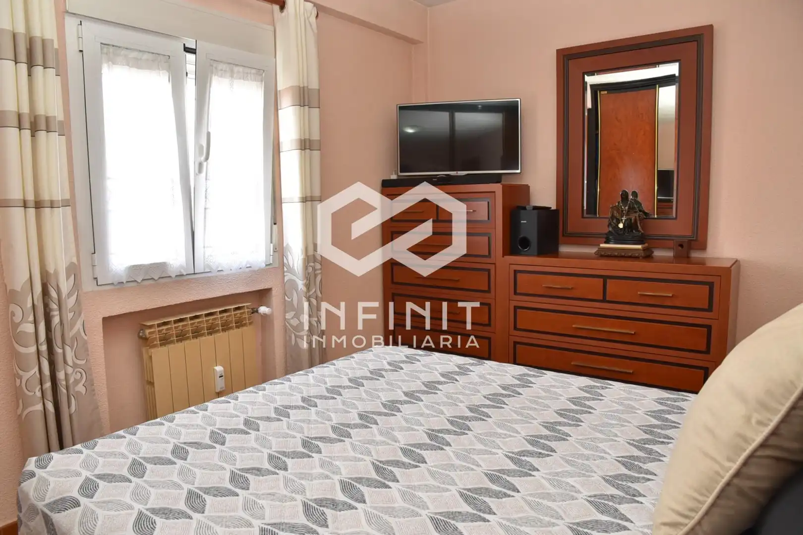Bedroom of Flat for sale in Val