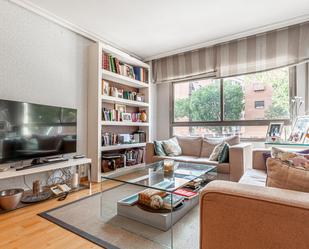 Living room of Flat for sale in  Madrid Capital  with Air Conditioner, Heating and Private garden