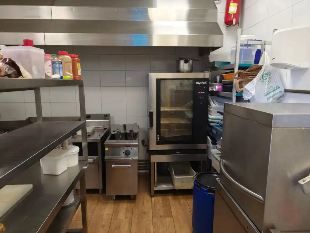 Cuina de Local en venda en Torrejón de Ardoz amb Aire condicionat, Calefacció i Terrassa