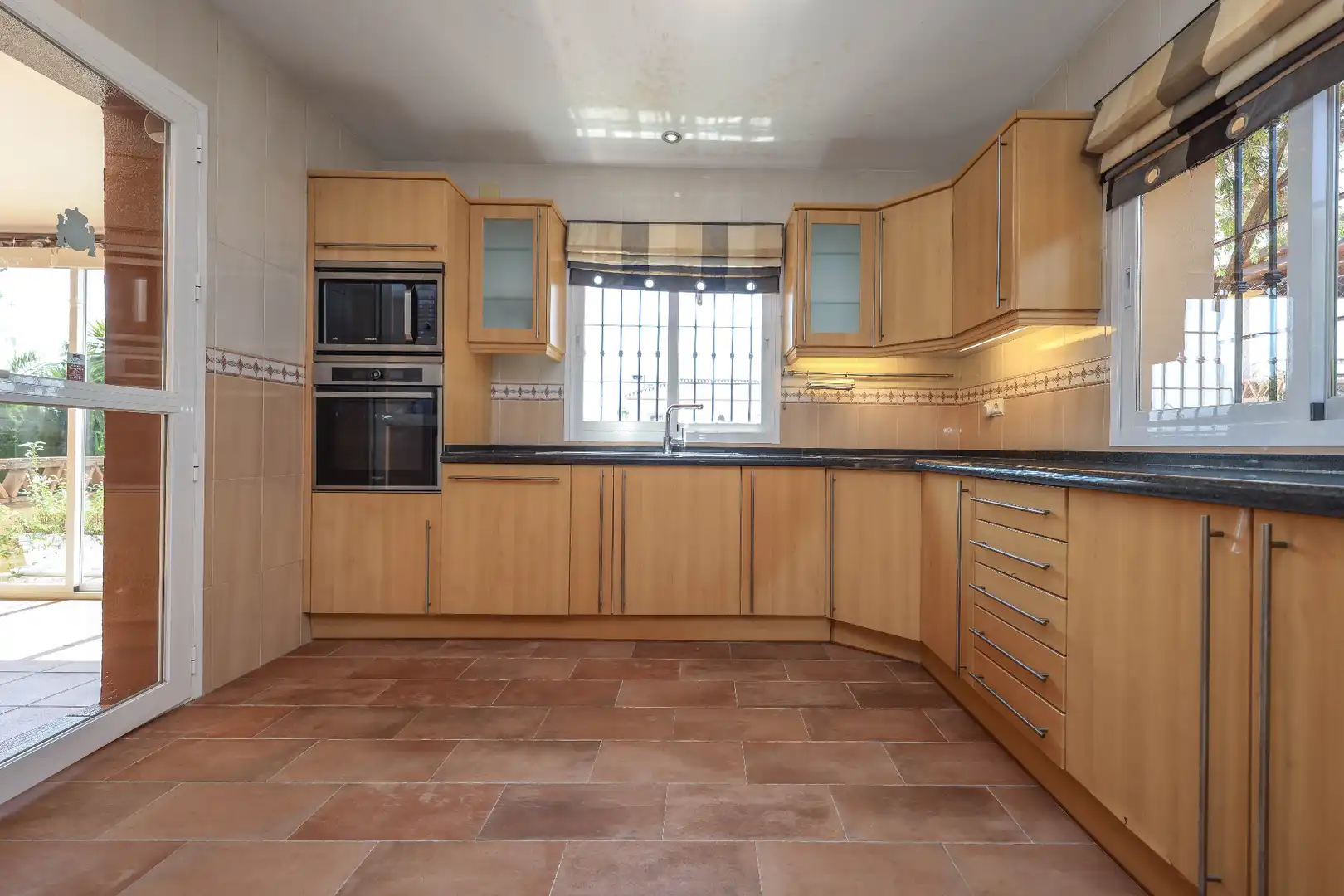 Kitchen of Houses for sale in Coín