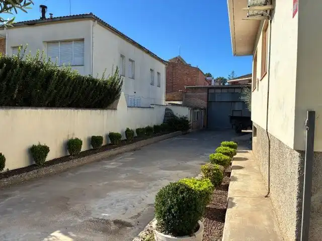 Vista exterior de Casa o chalet en venta en Miralcamp, Lleida