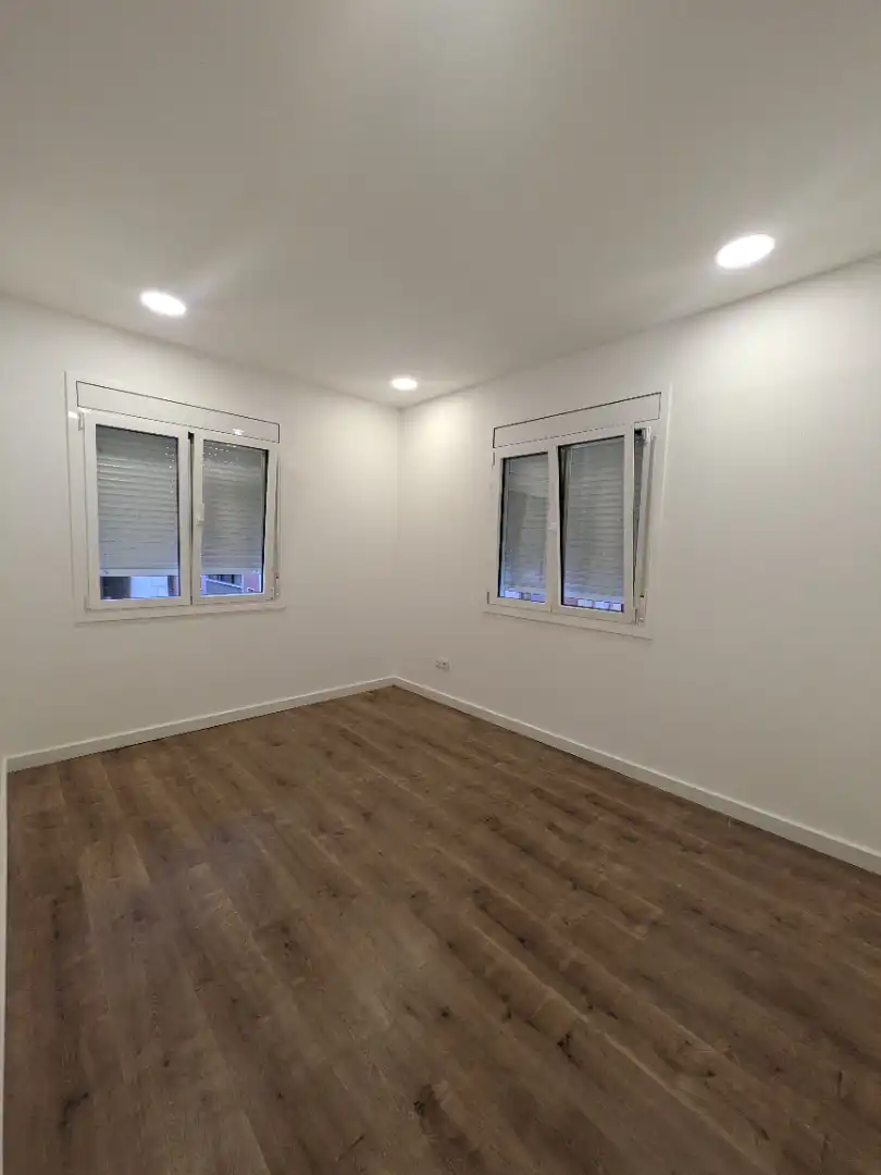 Flat for rent in Carrer de Bonsoms, Sants-Badal