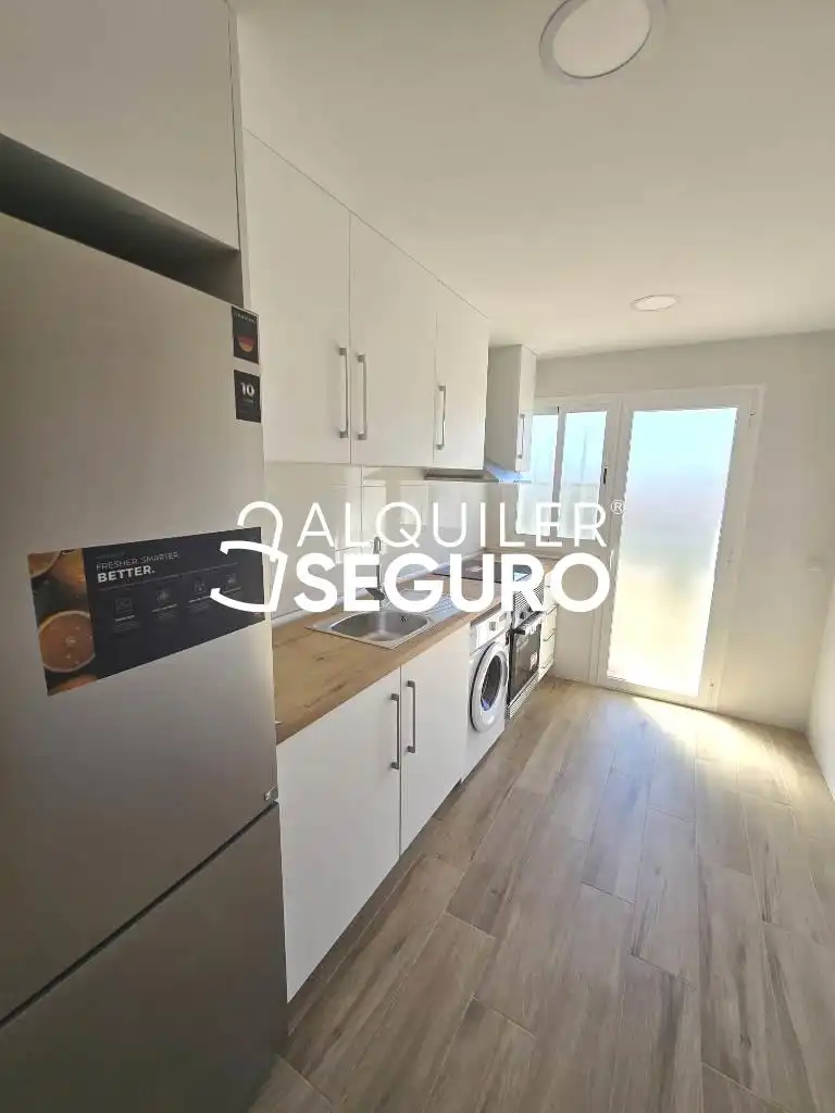 Cocina de Piso de alquiler en San Fernando de Henares con Aire acondicionado, Calefacción y Terraza