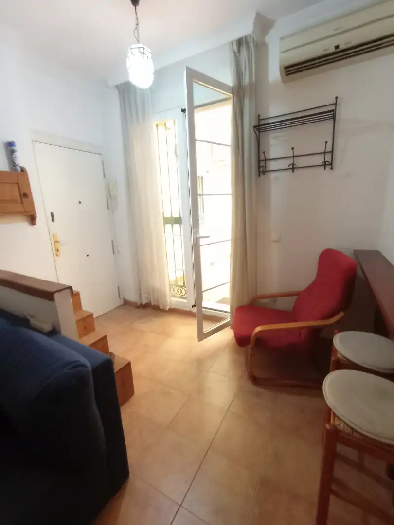 Dormitori de Apartament de lloguer en Málaga amb Aire condicionat, Terrassa i Moblat
