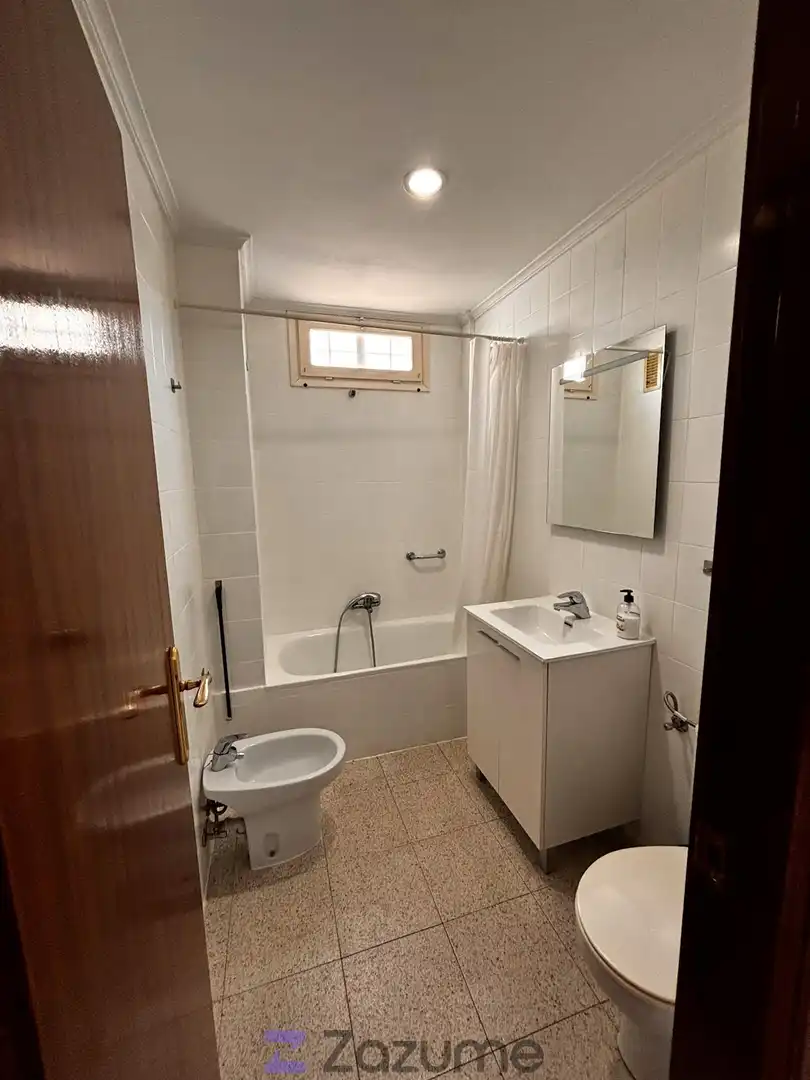 Badezimmer von Wohnung zur Miete in  Logroño mit Heizung, Abstellraum und Möbliert