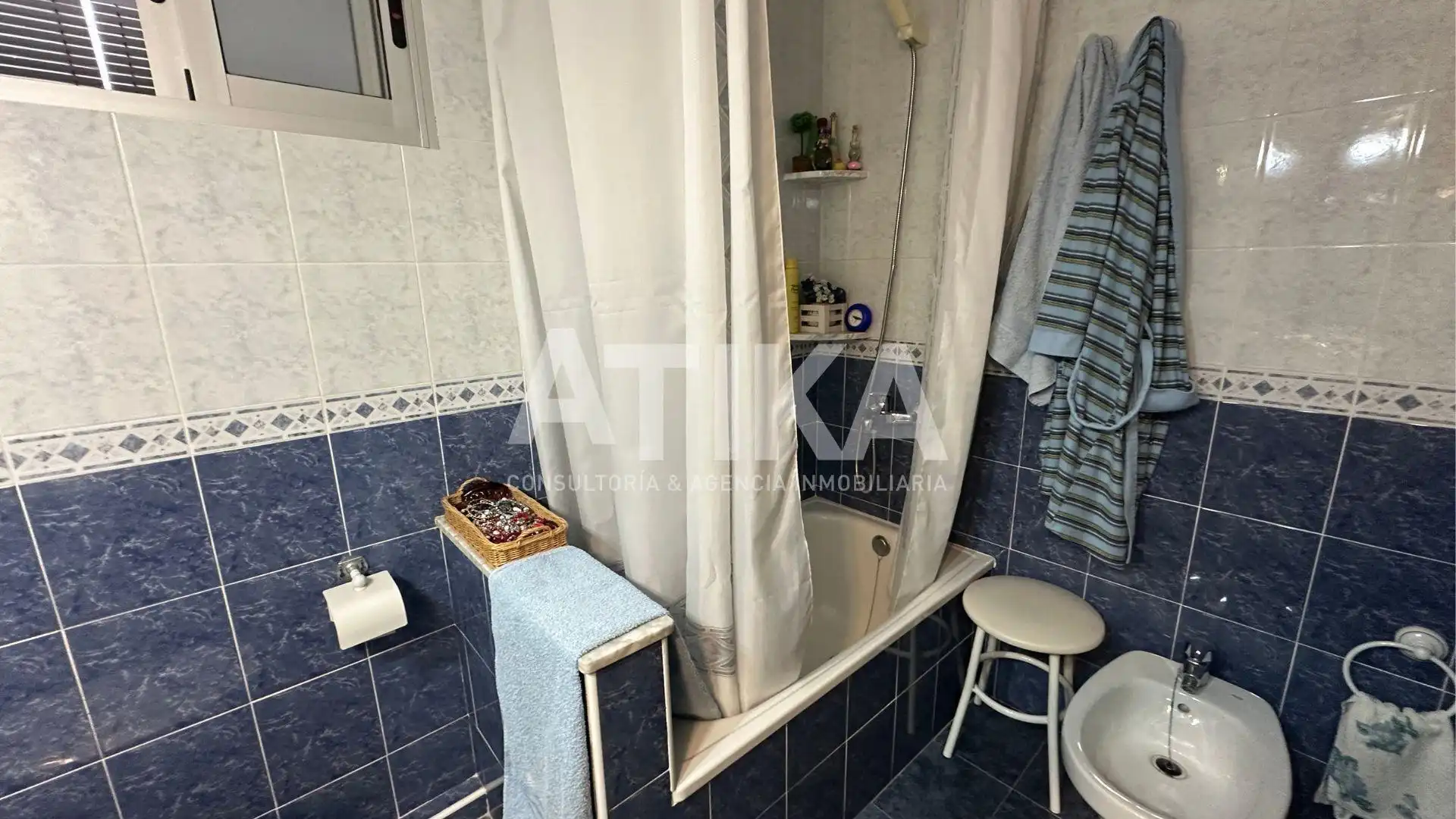 Badezimmer von Wohnung zum Verkauf in Ontinyent mit Klimaanlage, Heizung und Terrasse