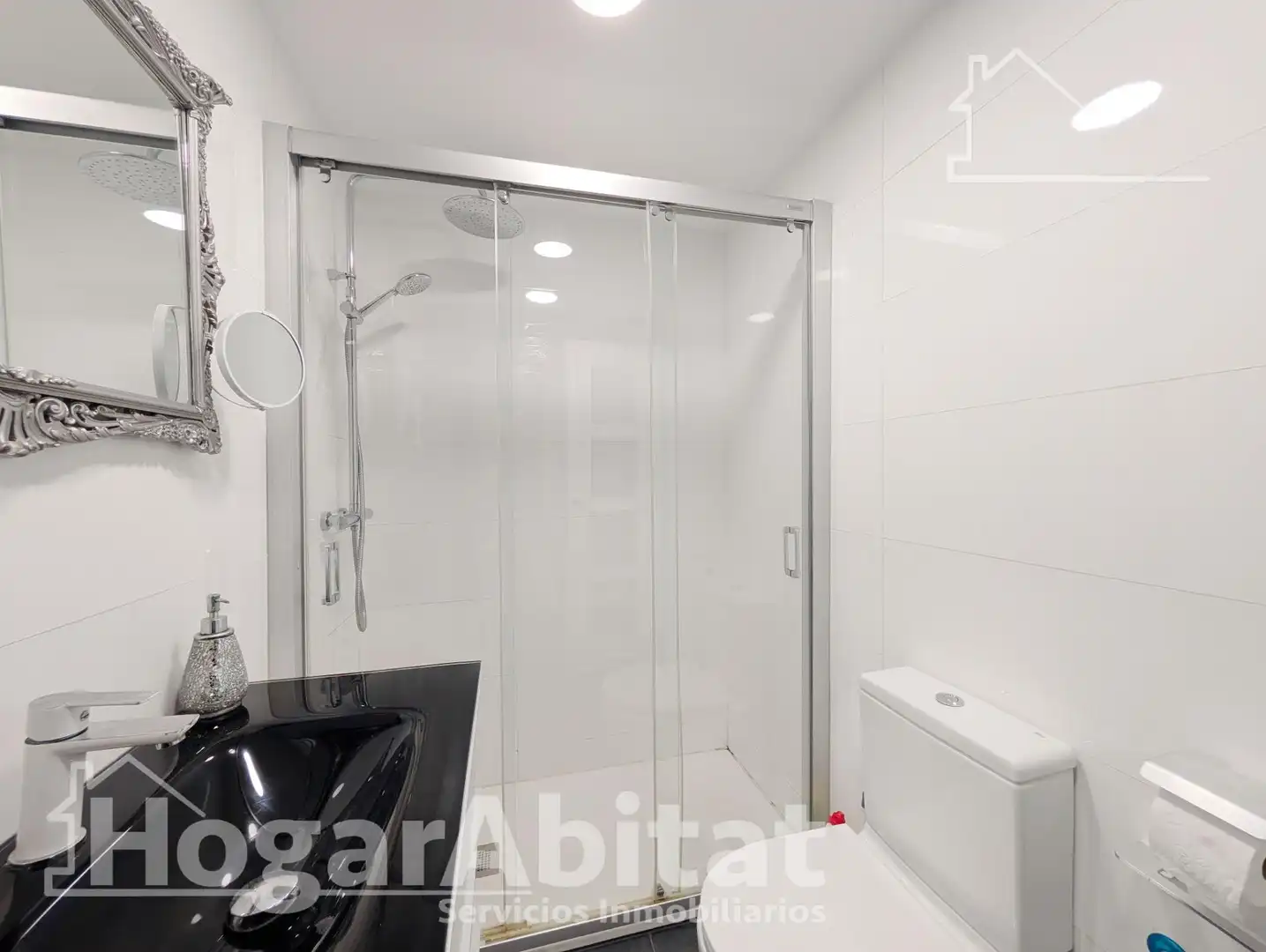 Bathroom of Flat for sale in Elche / Elx  with Air Conditioner, Heating and Parquet flooring