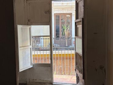 Pis amb balcó en venda a Ciutat Vella