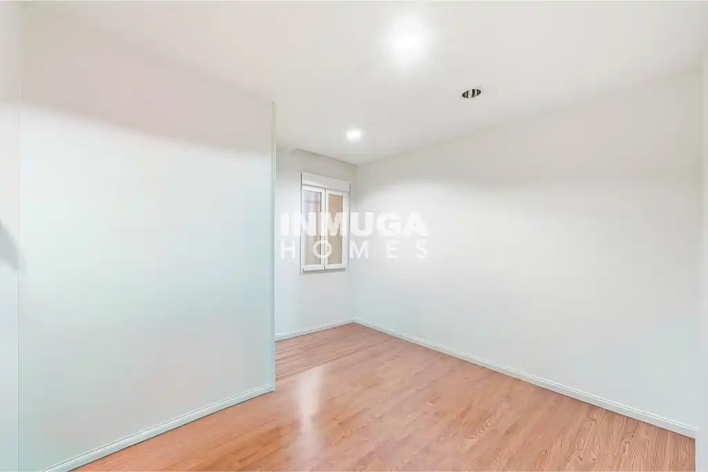 Bedroom of Flat for sale in Madrid  with Air Conditioner, Heating and Storage room