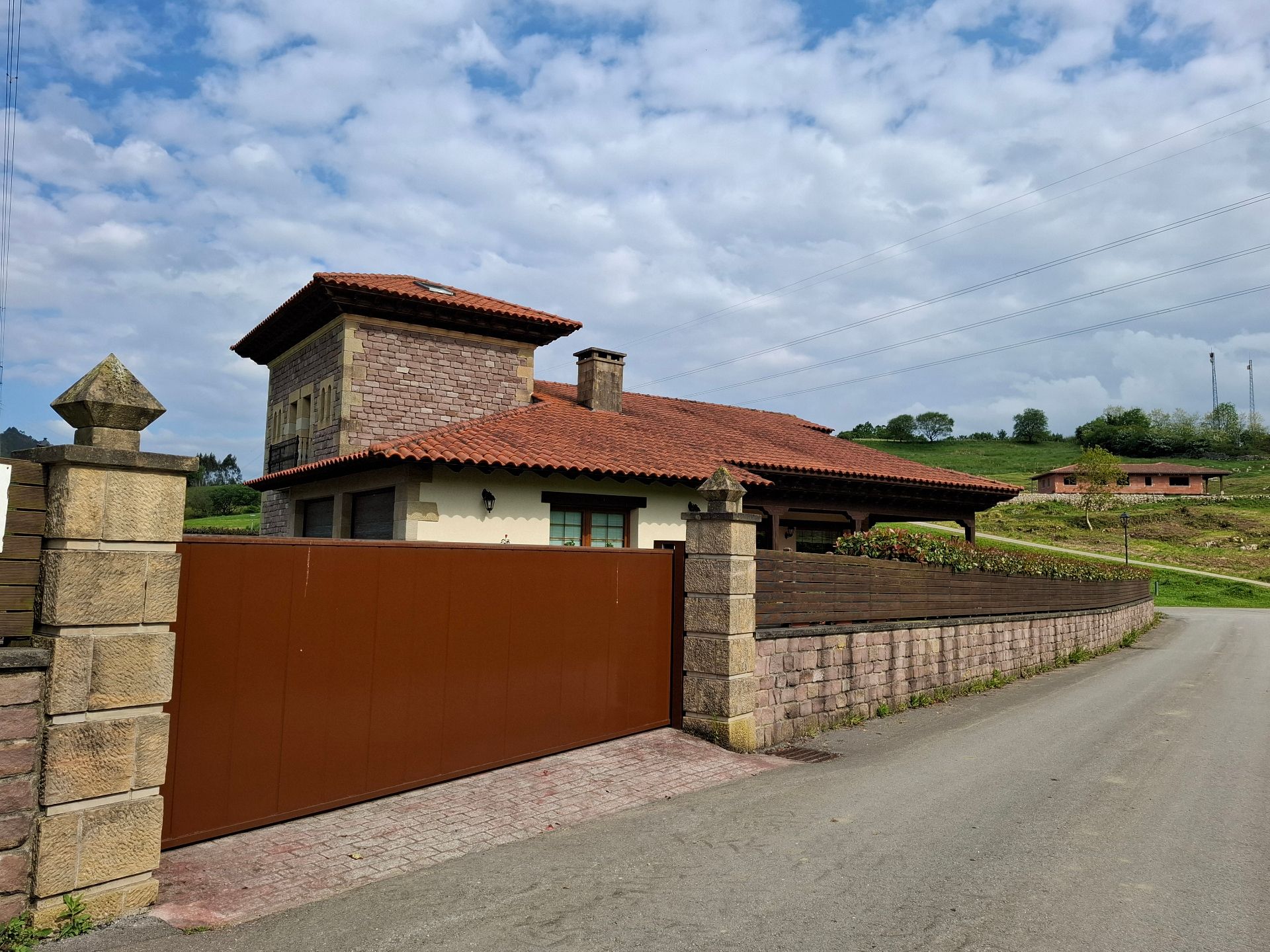 Vista exterior de Casa o xalet en venda en Udías amb Jardí privat