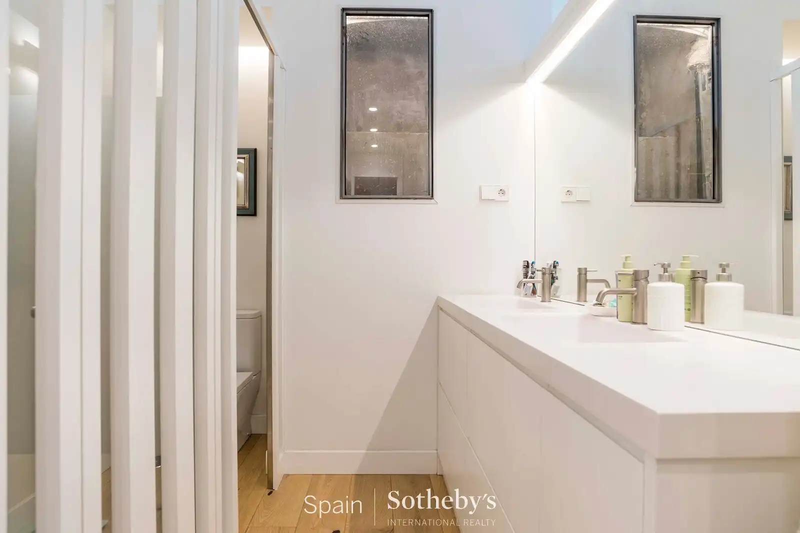 Badezimmer von Wohnungen zum Verkauf in Madrid mit Klimaanlage, Heizung und Abstellraum