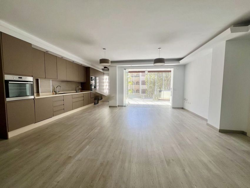 Kitchen of Apartment for sale in Marbella  with Air Conditioner, Heating and Terrace