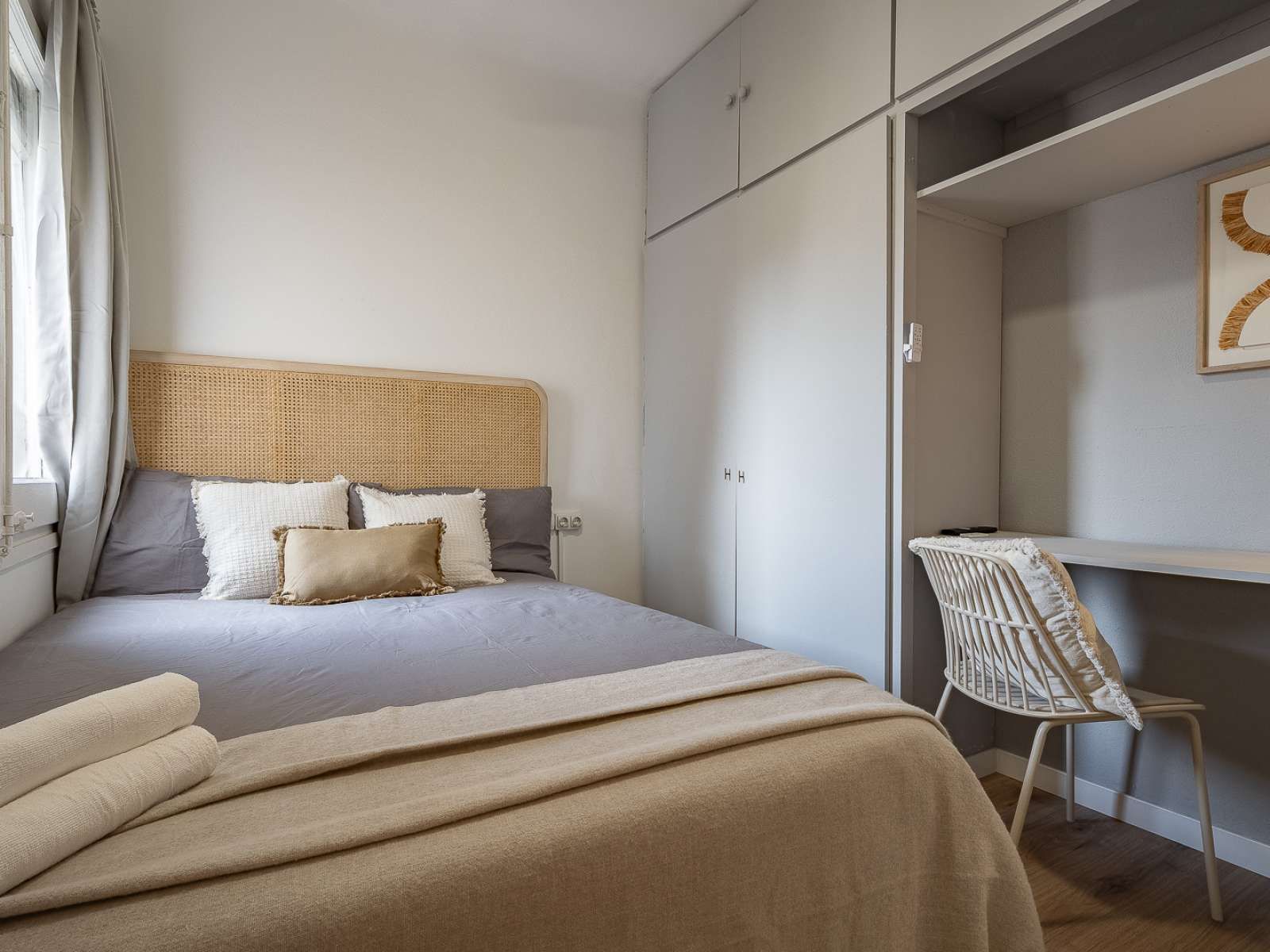 Bedroom of Flat to share in  Barcelona Capital  with Air Conditioner, Heating and Terrace